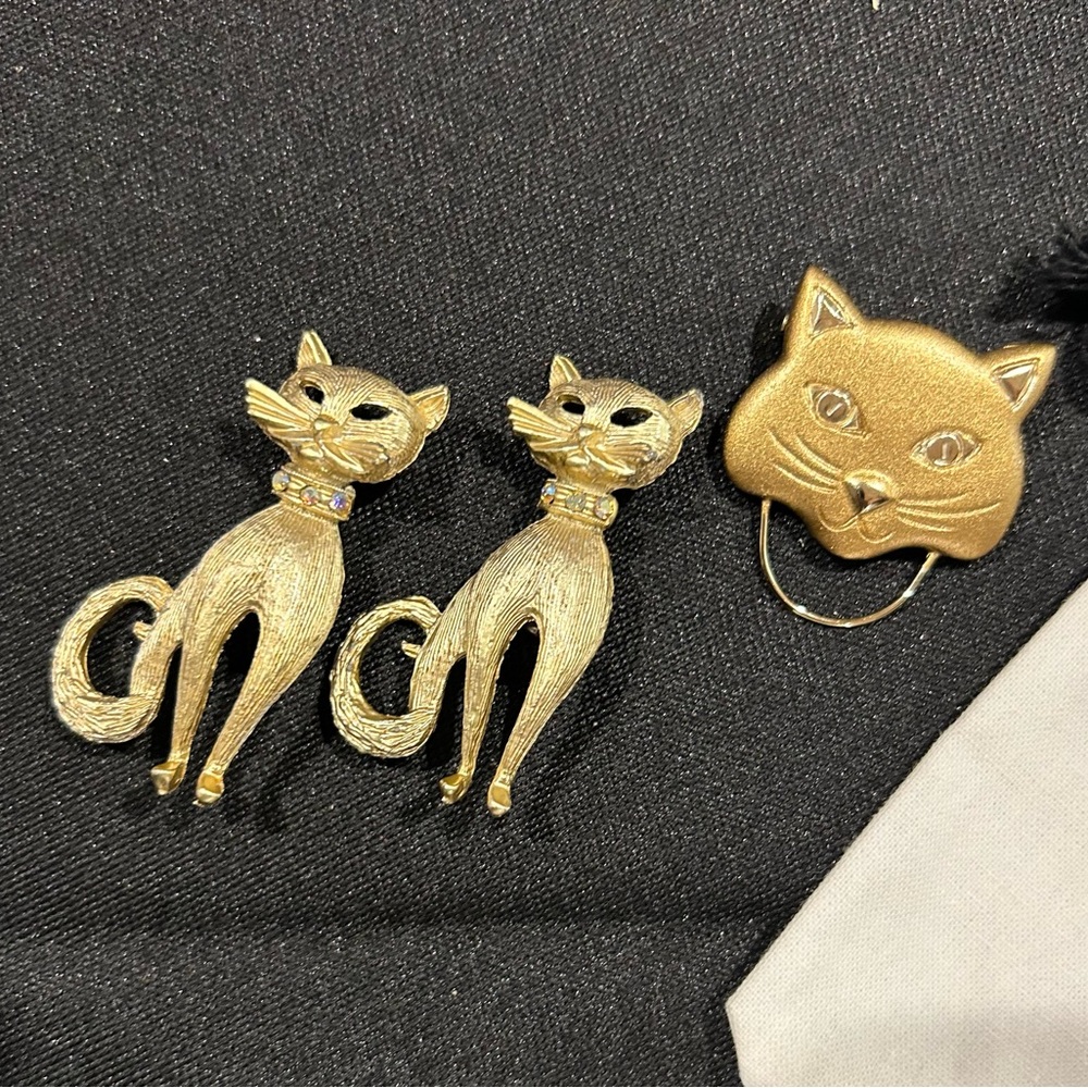 3 vintage cat pins
